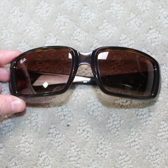 Tortoise Shell Design Ray-Ban Sunglasses RB 4338 & Case with COA main image 6